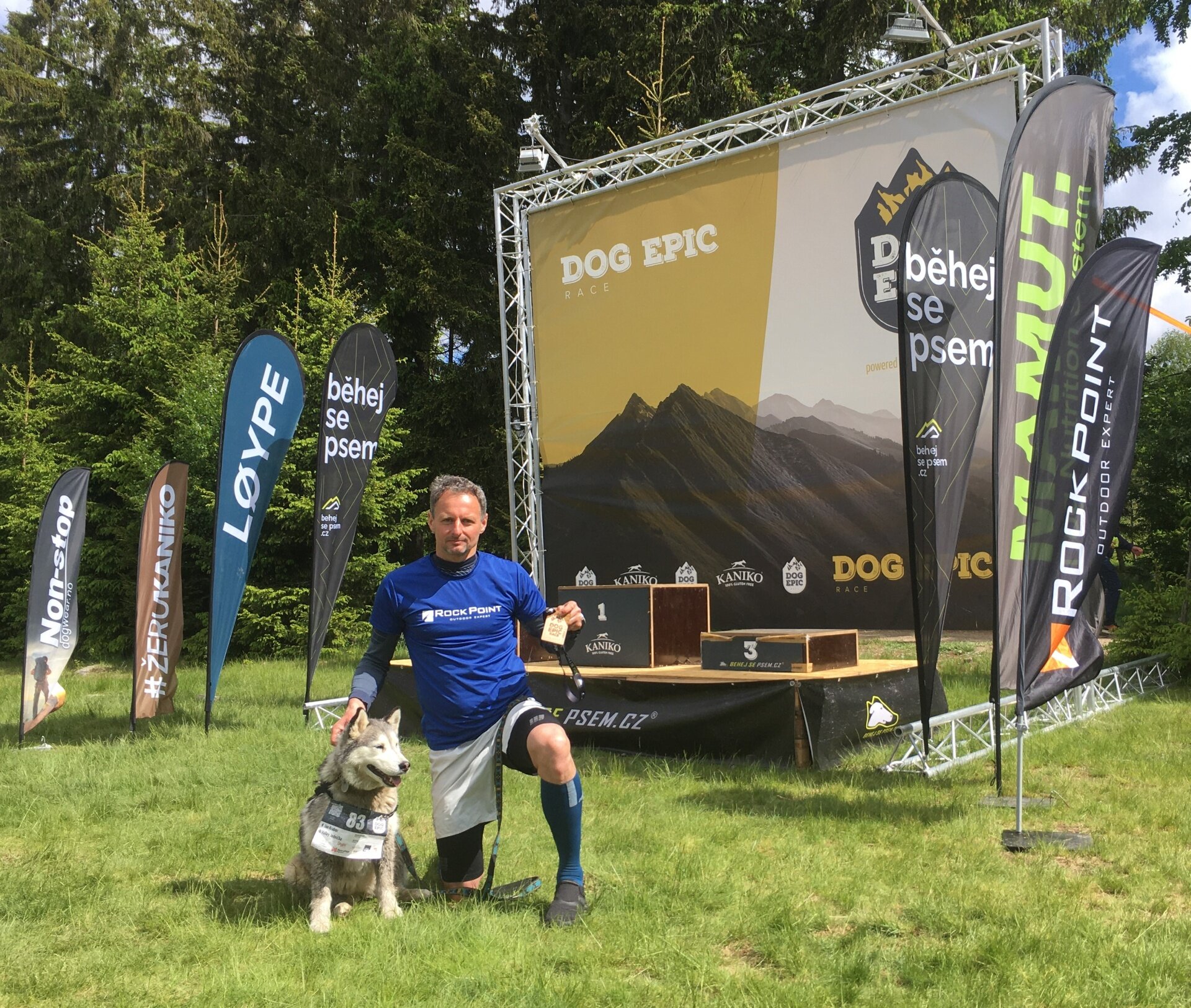 Hoka Ora Recovery Shoe 2 Hoka Ora Recovery Shoe 2 po doběhu závodu