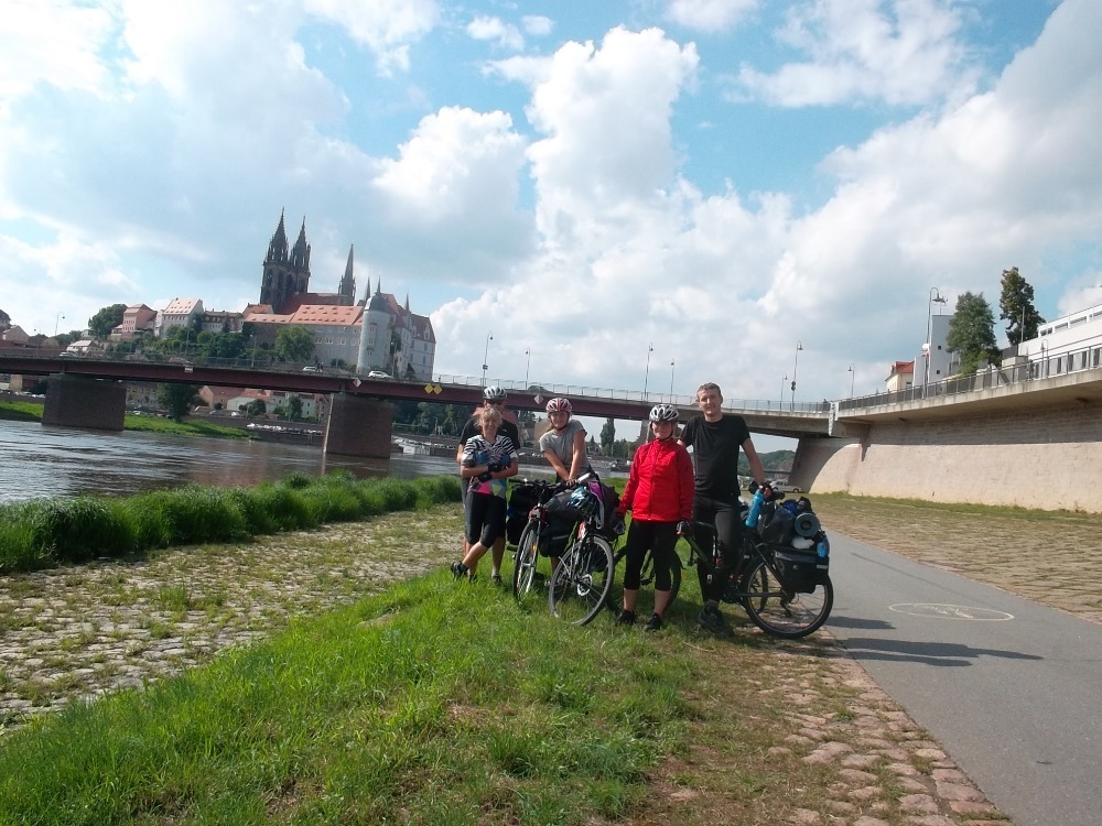 Cyklostezka nás vedla různými městečky jako např. Meissen