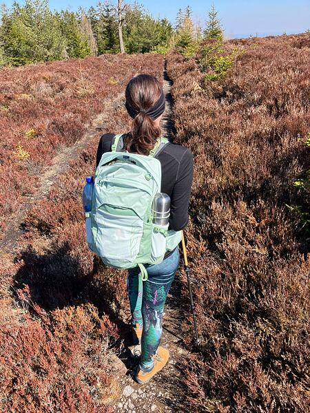 Batoh Osprey Tempest 22 Lady – lehký a skvělý všestranný batoh na kratší turistiku, cyklistiku i cesty