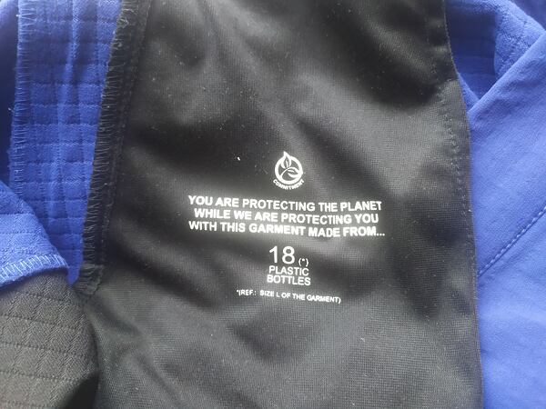 Ternua Race PT kalhoty byly vyrobeny z&nbsp;polyamidu získaného z&nbsp;18 plastových lahví