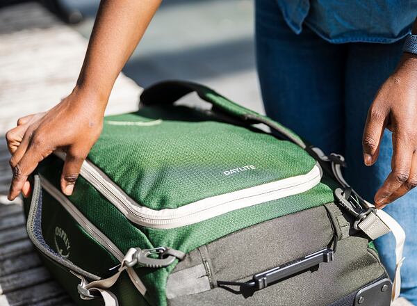 Správně označit kurf do letadla je praktická věc, která vám usnadní cestování