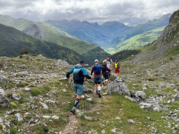 Reliéf krajiny se mění v čistě horský