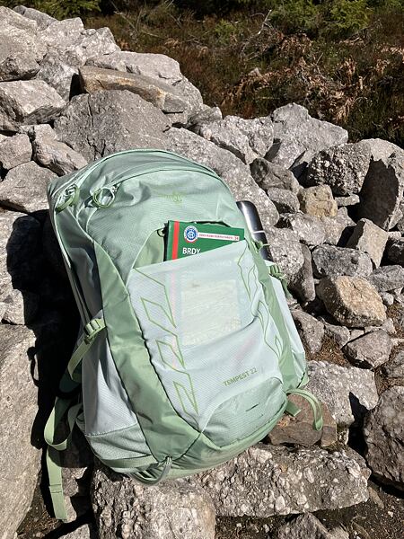 Batoh Osprey Tempest 22 Lady – pohodlný a zároveň plně funkční dámský 22litrový batoh vhodný na turistiku i kolo