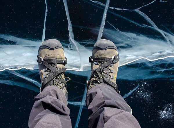 Zimní pohorky KEEN Revel na zamrzlém Bajkalu