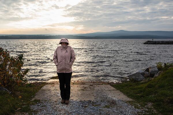 Bunda Patagonia W Outdoor Everyday Rain JKT Lady – svrchní materiál je ze 100% recyklovaného nylonu NetPlus® z rybářských sítí