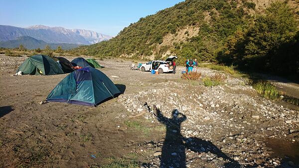 Albánie, Expedice Neuron Atmos - ranní basecamp