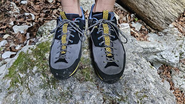 Boty Garmont Dragontail LT EVO Man – šněrováním do špičky nohu dobře zafixujete