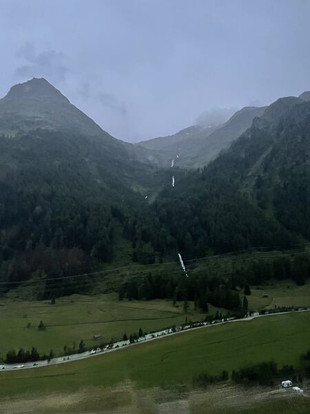 Údolí podél řeky Isel bylo dost pochmurné, ale i tak krásné
