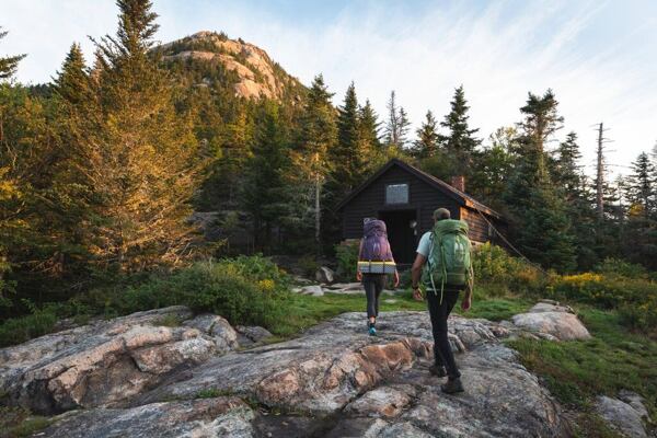 Nocování na místech tomu určených není jen o dodržování pravidel, ale i o vlastní bezpečnosti