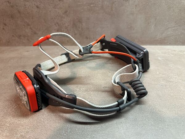 Čelovka BLACK DIAMOND DISTANCE 150 - velmi jednoduché ovládání