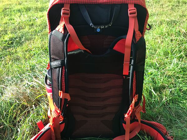 Batoh Osprey Tempest Pro 30 Lady – nastavitelný a pohodlný zádový systém AirScape