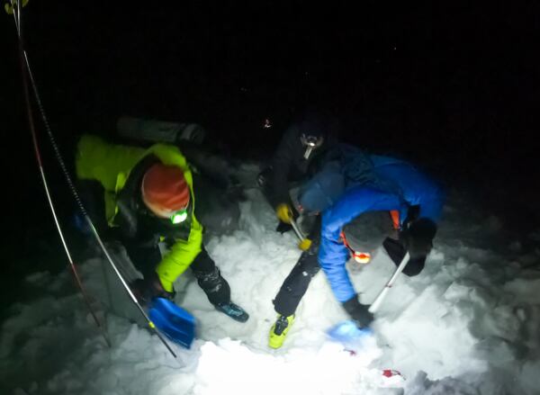 Lavinová záchrana ve dvě ráno