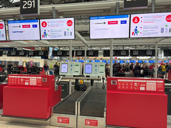 Pro rychlý průchod letištěm využijte samoodbavení zavazadel, nečekejte ve frontách