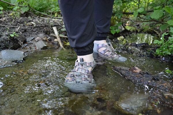 Ve vodě oceníte spolehlivou ochranu prstů, na suchu pak rychleschnoucí páskovinu