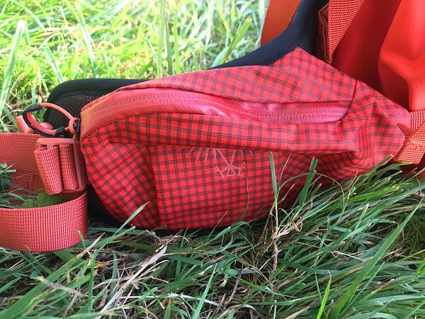 Batoh Osprey Tempest Pro 30 Lady – kapsa na zip na bederním pásu