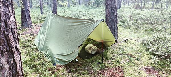 Bivakování na Stezce - pouze v lese mimo národní parky a chráněná území a dbejte, že po vás nezůstanou žádné stopy