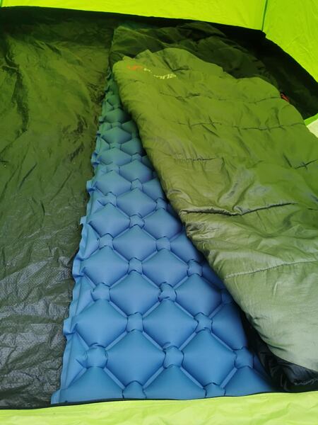 Nafukovací karimatka Hannah Curt 6,0 – karimatka v akci 