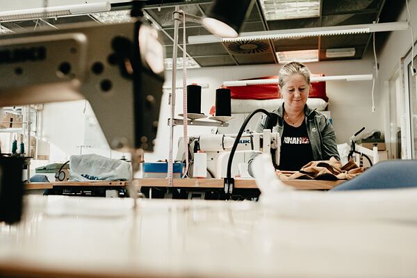 V Rock Pointu nabízíme úpravy oblečení na míru i mimozáruční opravy