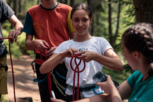 Umění vázat uzly správně je alfa a omega pro každého lezce