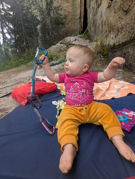 Byla jsem podobně stará, když začalo mé seznamování s lezeckou výbavou