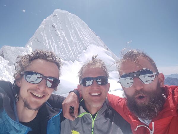 expedice-na-nejkrasnejsi-horu-sveta-alpamayo