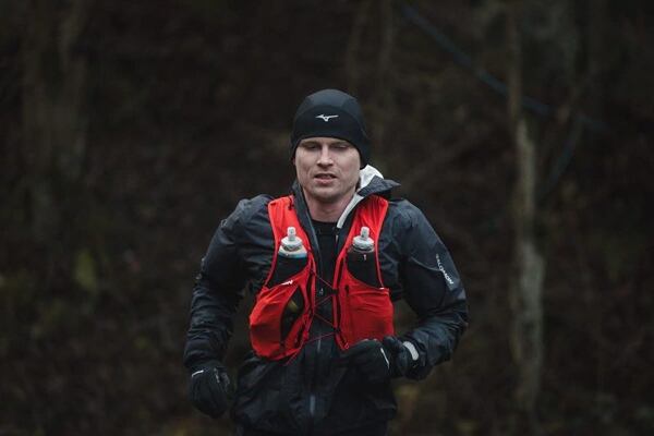 Adam Korecký při běhu Pražské 100 