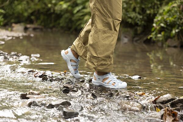 KEEN sandály jsou ideální boty pro letní brouzdání vodou a chrání prsty před ukopnutím