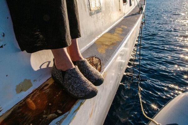 KEEN Howser se skvěle osvědčí na cestách i jako druhé boty na přezutí