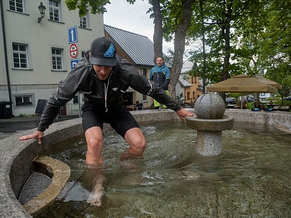 Takhle jsme zapadli do kašny po doběhu napříč Krušnými horami
